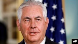 Le secrétaire d'État Rex Tillerson répond à une question des médias sur la Corée du Nord le 26 septembre 2017.