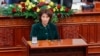 Сиљановска-Давкова од Собранието: Единствено решение се уставни измени со одложено дејство