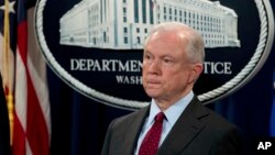 Jaksa Agung AS, Jeff Sessions memberikan konferensi pers di Washington DC (20/7). 