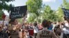 Militantes Femen lors d'un rassemblement contre la violence basée sur le genre et les crimes sexistes à Paris, le 6 juillet 2019. (Photo AP/Michel Euler)