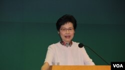香港特首林鄭月娥2018年10月10日會見媒體談施政報告相關問題 （美國之音記者申華 拍攝）