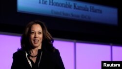 Harris reportó un ingreso de aproximadamente 157.000 dólares en 2018 de su trabajo como legisladora, así como aproximadamente $ 320.000 en ingresos netos como escritora.