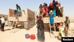 Des sunnites qui ont fui Hawija, bastion du groupe État Islamique, arrivant à Kirkouk, en Irak, le 3 octobre 2017.