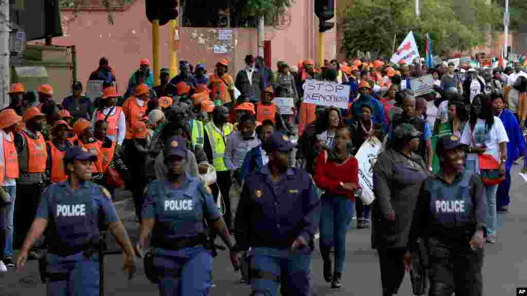 Une marche contre la xénophobie a lieu à Durban, en Afrique du Sud, jeudi 16 avril 2015.