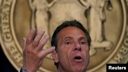 El gobernador de Nueva York, Andrew Cuomo, anuncia en conferencia de prensa el 3 de mayo de 2021 el levantamiento de la mayoría de las restricciones tomadas por la pandemia de COVID-19.