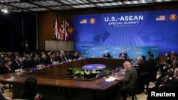 美国总统拜登在华盛顿举行的美国-东盟特别峰会上发表讲话