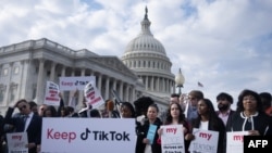 Повеќе од 60% од тинејџерите во САД на возраст од 13 до 17 години користат TikTok, при што повеќето од нив пристапуваат на платформата секој ден, според податоците од Истражувачкиот центар Пју.