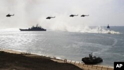 Кораблі та гелікоптери ВМС Росії на навчаннях в Чорному морі, 2016 