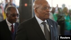 Le sud-africain Jacob Zuma arrive à une cérémonie, en Afrique du Sud, le 6 août 2017.