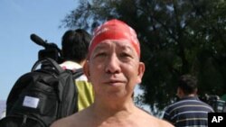 62歲的蔡先生認為渡海泳活動提升香港形象
