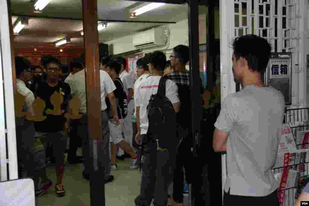 學民思潮舉行中學生“公民教室”宣講活動(美國之音海彥拍攝)