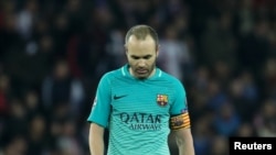 Andrés Iniesta lors du match du FC Barcelone face au PSG au Parc des Princes, Paris, le 14 février 2017 
