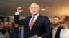 Après sa victoire, Johnson met son équipe en marche en vue du Brexit