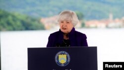 Menteri Keuangan AS Janet Yellen dalam konferensi pers menjelang Pertemuan Menteri Keuangan dan Gubernur Bank Sentral G7 di Stresa, Italia, 23 Mei 2024. (REUTERS/Massimo Pinca)