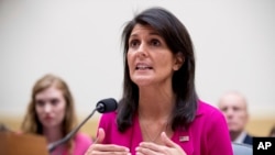 Embajadora de Estados Unidos ante la ONU, Nikki Haley, dijo que su país va a "examinar medidas adicionales" para exigir responsabilidades a Gobierno de Maduro.