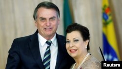 La embajadora designada por Guaidó en Brasil, María Teresa Belandria, calificó el anuncio como “una extraordinaria noticia".