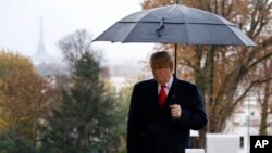 El presidente Donald Trump durante la conmemoración por el fin de la I Guerra Mundial en París el 11 de noviembre de 2018.