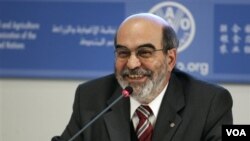 Ketua Badan Pangan dan Pertanian PBB/FAO Jose Graziano da Silva memberikan keterangan pers di Roma (3/1).