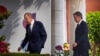 Kombinacija dve fotografije na kojima se vide šef diplomatije Rusije Sergej Lavrov (levo) i američki državni sekretar Entoni Blinken kako ulaze na drugu sesiju samita ministara spoljnih poslova zemalja članica G-20, u Nju Delhiju (Foto: AP/Manish Swarup)