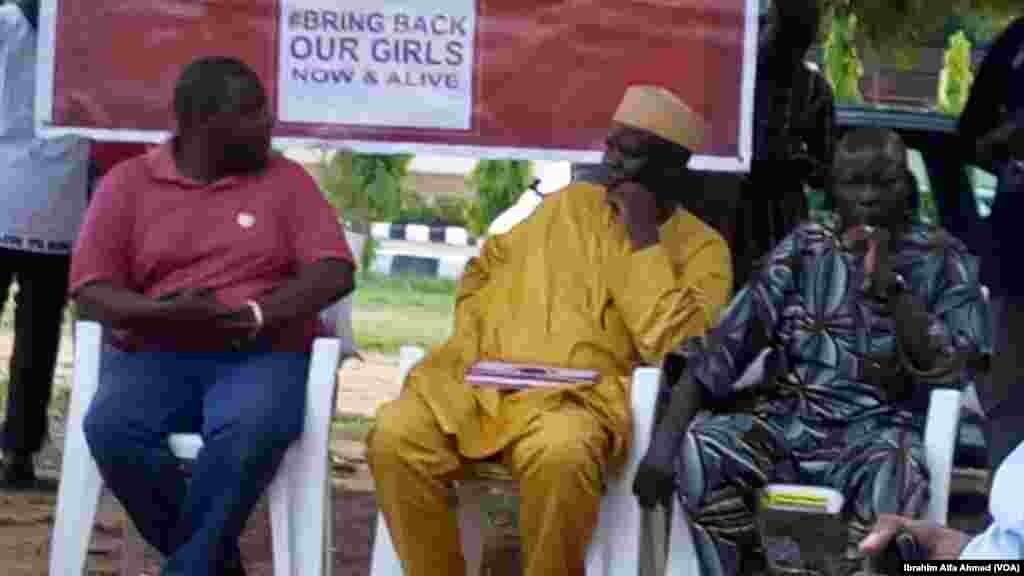 'Yan Kungiyar BBOG A Dandalin Unity Fountain Inda akayi bikin Murnar 'Yan Matan Chibok da aka Sako