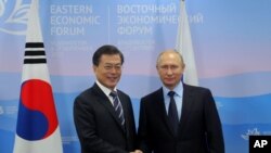 Мун Чже Ін і Володимир Путін у Владивостоці