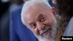ARCHIVO: El presidente de Brasil, Luiz Inácio Lula da Silva, reacciona durante una conferencia de prensa en el Palacio Planalto en Brasilia, Brasil, el 26 de febrero de 2024.