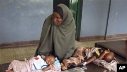Des enfants victimes de malnutrition à l'hôpital Bandar de Mogadiscio