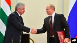 Рауль Хаджимба і Володимир Путін. Сочі, 24 листопада.
