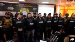 Varios detenidos por su presunta participación en el intento fallido de golpe de Estado del día anterior son presentados ante la prensa en La Paz, Bolivia, el jueves 27 de junio de 2024. 