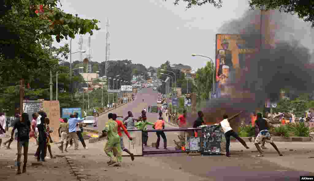 Les congolaises manifestent contre la revision d'une loi électorale, à Kinshasa, RDC, 19 janvier 2015