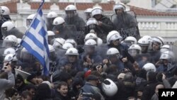 Греки протестують проти нових економічних обмежень