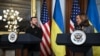 Віцепрезидентка США та кандидат у президенти від Демократичної партії Камала Гарріс і президент України Володимир Зеленський розмовляють із пресою перед приватною зустріччю в Білому домі. 26 вересня 2024 року у Вашингтоні (AFP).
