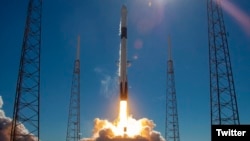 Vigésimo lanzamiento del cohete Falcon 9 de Space X el 5 de diciembre de 2018, cuando puso en órbita una cápsula Dragon que llevó suministros a la Estación Espacial Internacional.