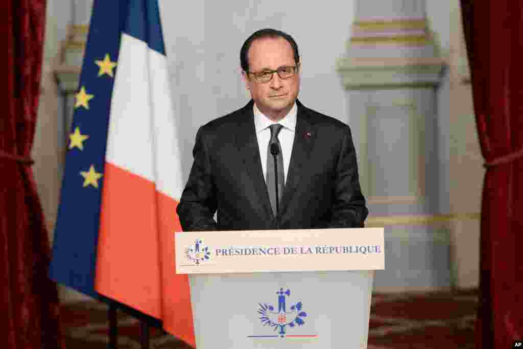 Shugaba Francois Hollande yana jawabi ga al'ummar Faransa a bayan hare-haren ta'addancin da kungiyar ISI ta ce ita ce ta kai a daren jumma'a 13 Nuwamba, 2015. Shugaban ya ce duk mai hannu a wadannan hare-haren zai gwammace kida da rawa.