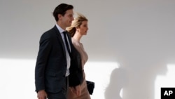 Jared Kushner e Ivanka Trump en la Casa Blanca. Feb. 10, 2017.