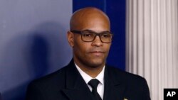 美國衛生總監杰羅姆·亞當斯（US. Surgeon General Jerome Adams ）