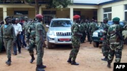 Soldados da Guiné-Bissau, dias depois do golpe de Abril de 2012