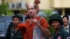 អ្នក​ផលិត​កុន​​ជន​ជាតិ​អូស្រ្តាលី​បន្ត​ជាប់​ពន្ធនាគារ​ក្រោម​បទ​ចោទ​«ចារកម្ម»