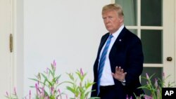 Trump recibió en la Casa Blanca a empresarios, trabajadores y estudiantes.