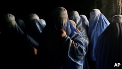 کمیسیون مستقل حقوق بشر افغانستان می گوید که در نـُه ماۀ نخست امسال، ۲۹۰۰ مورد خشونت علیه زنان ثبت شده است