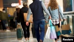 El informe de ventas minoristas del Departamento de Comercio de EE. UU. reflejó este martes una caída del 1,1% en julio.