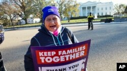 Une manifestante en faveur de la réforme de l'immigration aux Etats-Unis (AP)