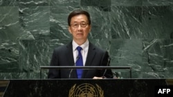 한정 중국 국가 부주석이 21일 미국 뉴욕 유엔본부에서 진행된 제78차 유엔 총회 일정 중 연설하고 있다.