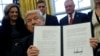 Trump Tandatangani 3 Keputusan Lagi