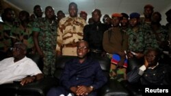 Le ministre ivoirien de la Défense, Alain-Richard Donwahi s’adressant aux journalistes à Bouaké, Côte d’Ivoire, 7 janvier 2017.