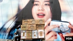 La población de jóvenes disminuye en China, mientras la población se envejece, lo que representa un gran desafío a largo plazo para la nación más poblada del mundo.
