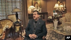 وزیر اعظم یوسف رضا گیلانی نے کہا امریکہ کے ساتھ مذاکرات درست سمت میں پیش رفت کر رہے ہیں۔