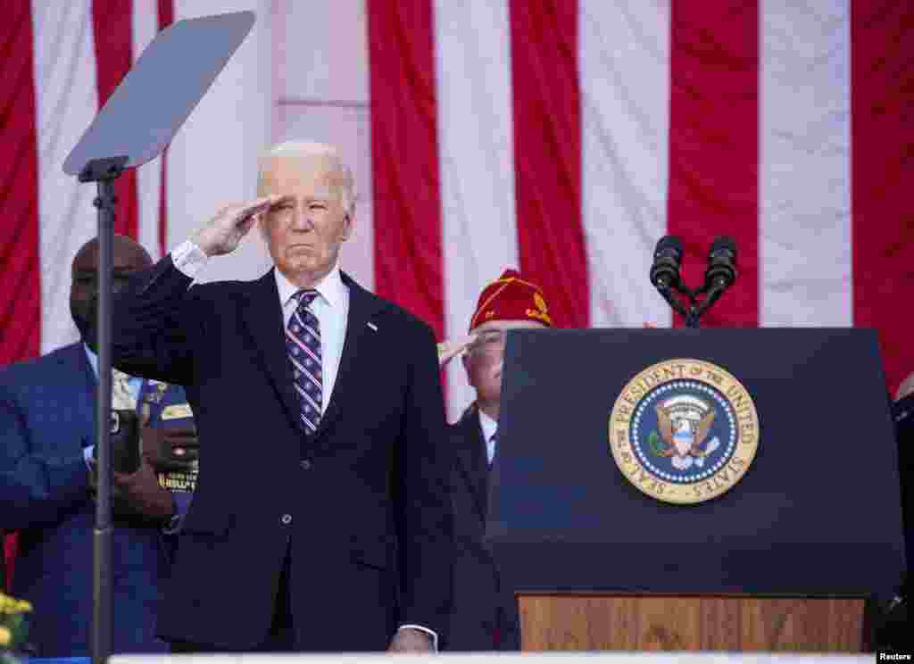 Aunque en todos los estados se celebran ceremonias y homenajes, la más importante es la del cementerio de Arlington, en Virginia. 