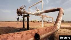 Le champ de pétrole d'El Nar, au Soudan du Sud, bombardé par les Soudanais le 3 mars 2012 
