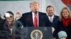 Protivnici abortusa slušaju govor predsednika SAD Donalda Trampa u Vašingtonu, tokom Marša za život (Foto: Reuters/Leah Mills)